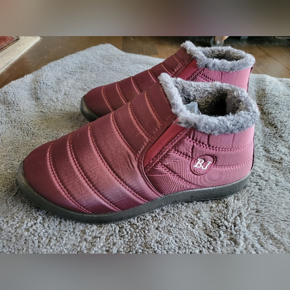 ✨️NWOT✨️ Bj | Women's Burgundy Winter Shoes